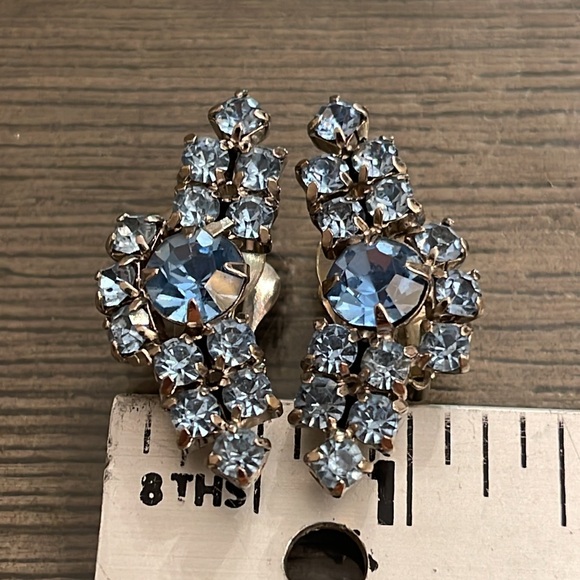 Vintage Light Blue Rhinestone Clip Earrings - Picture 6 of 14